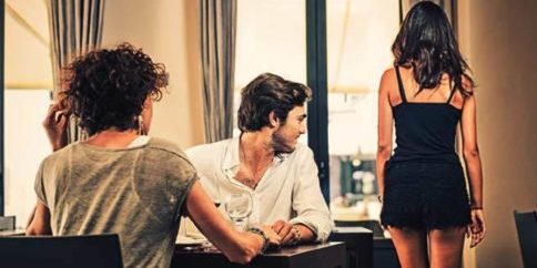 Signs You Are Dating a Womanizer