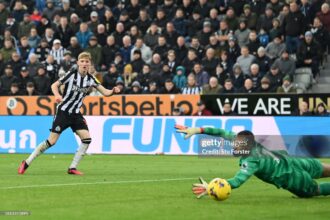 NEWCASTLE 4-1 CHELSEA: Newcastle dominate Chelsea at St. James' Park