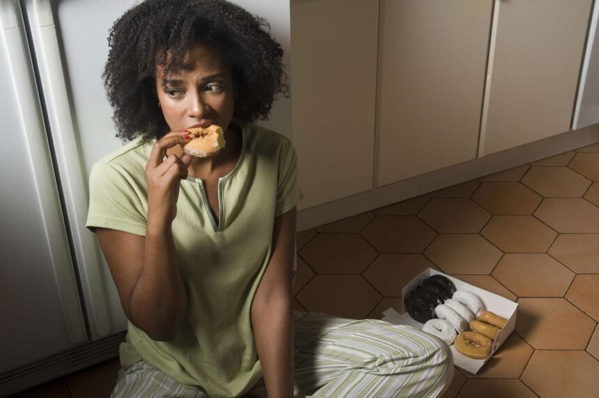 MAX HEALTH: Why you can’t stop eating at night