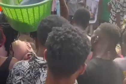 TRAGIC!!!: 1 dead, 3 others injured as truck crashes into hawkers and Christmas shoppers